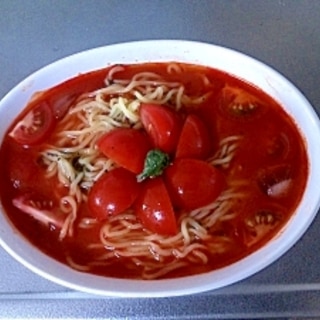 イタリアンな冷たいトマトのラーメン